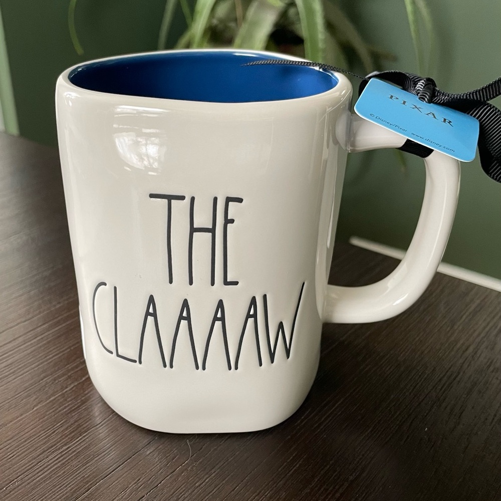 NWT Rae Dunn the claw mug